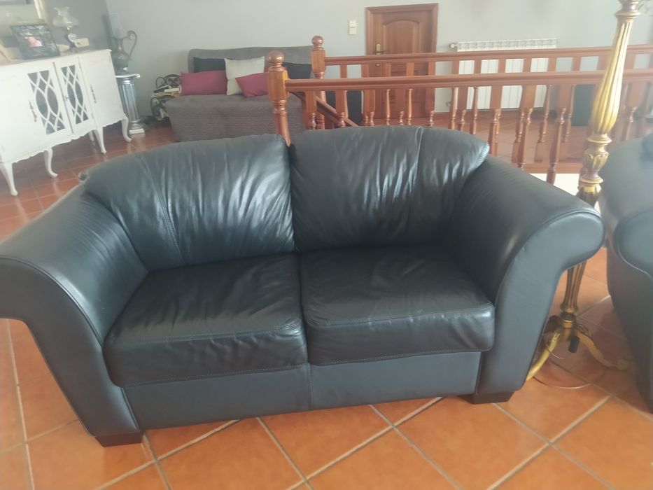 Sofás em Pele Preto