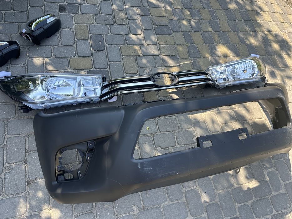 Бампер Toyota Hilux 2015-2020