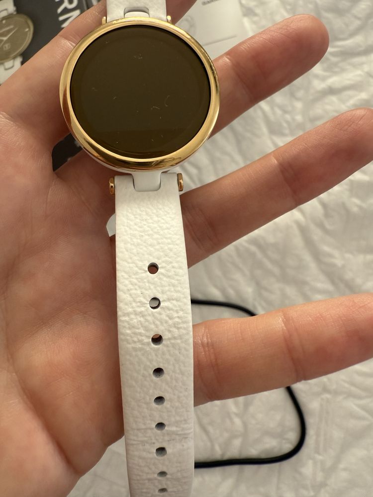 Годинник Garmin Lily (білий з золотом)