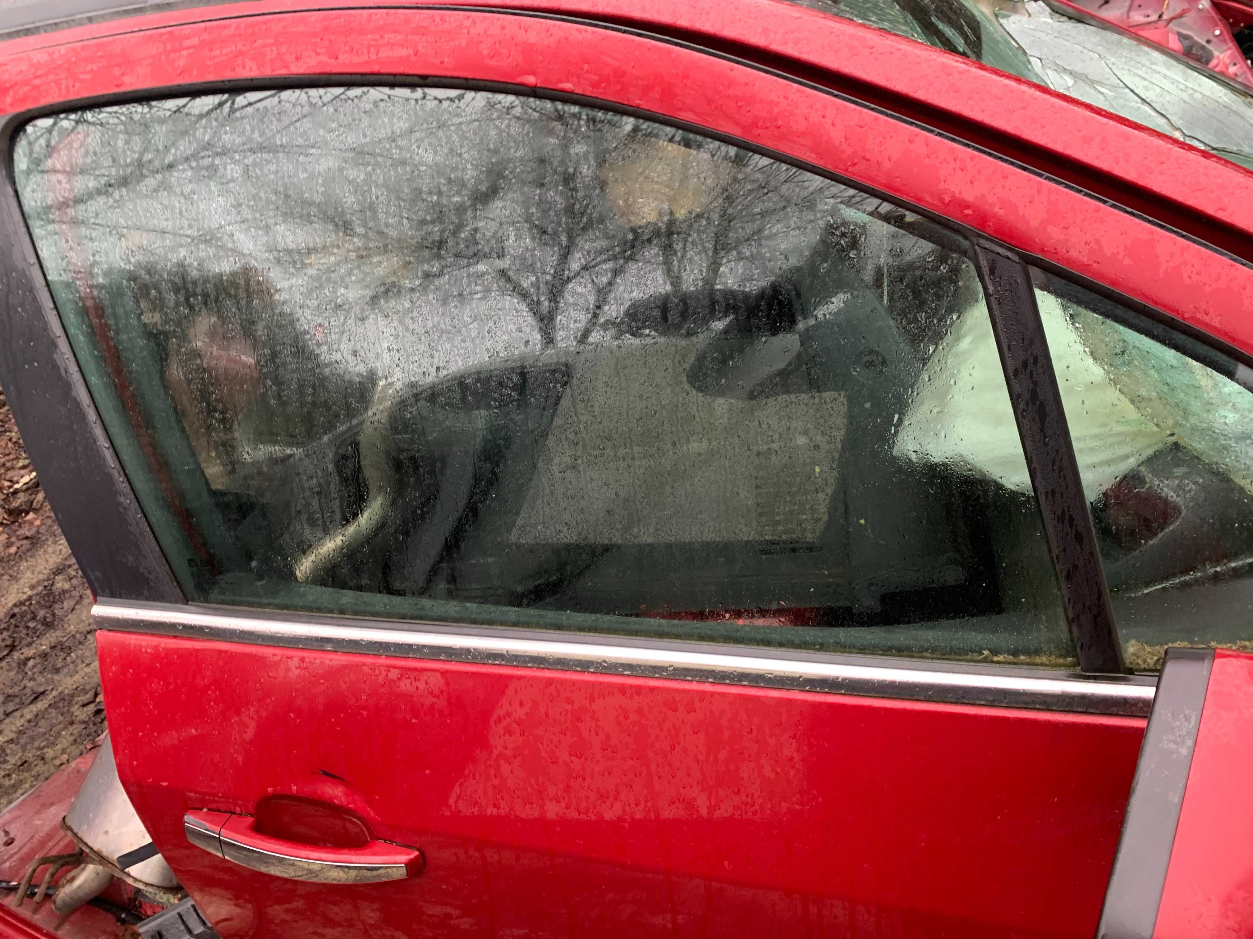 Szyba drzwi przednia prawa Opel Mokka 2014