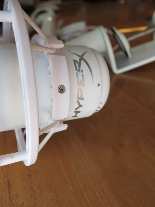 Мікрофон HyperX QuadCast зі стійкою - мрія стрімера ведучого подкастів