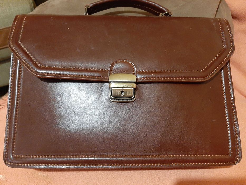 Кожаний портфель,новий