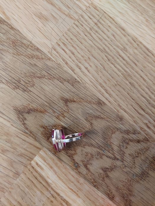 Красивое кольцо новое.