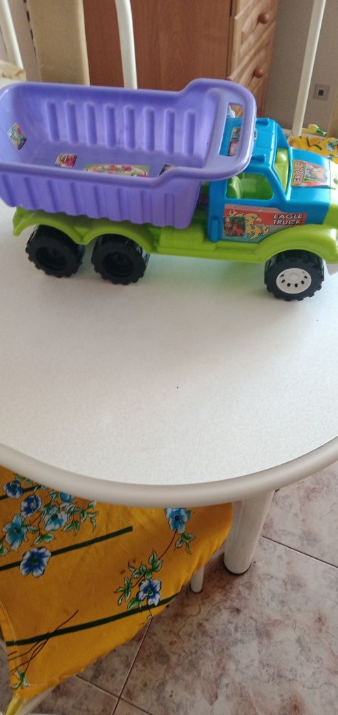 Детский грузовик самосвал