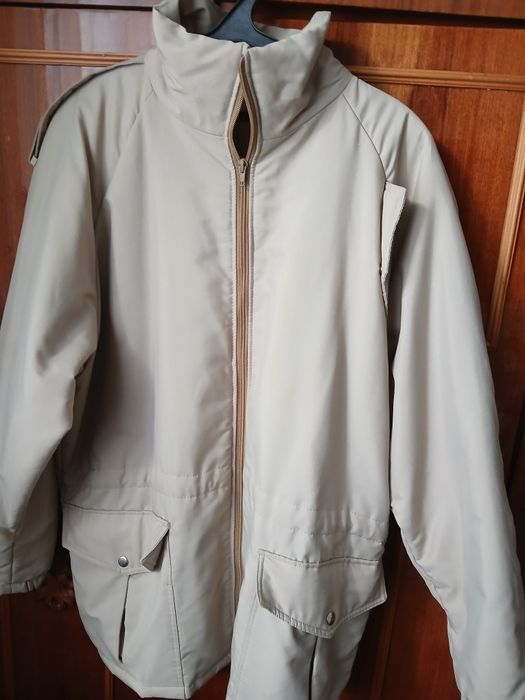 Продам чоловічу весняну куртку