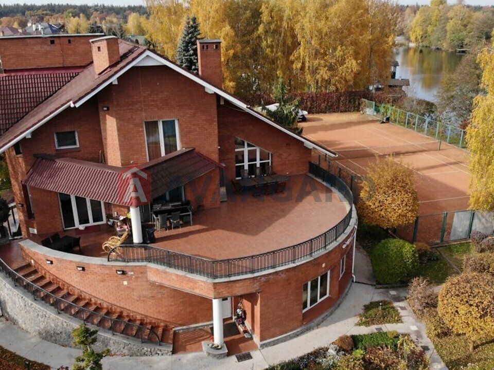 продаю чудовий найкращій будинок на березі Дніпра