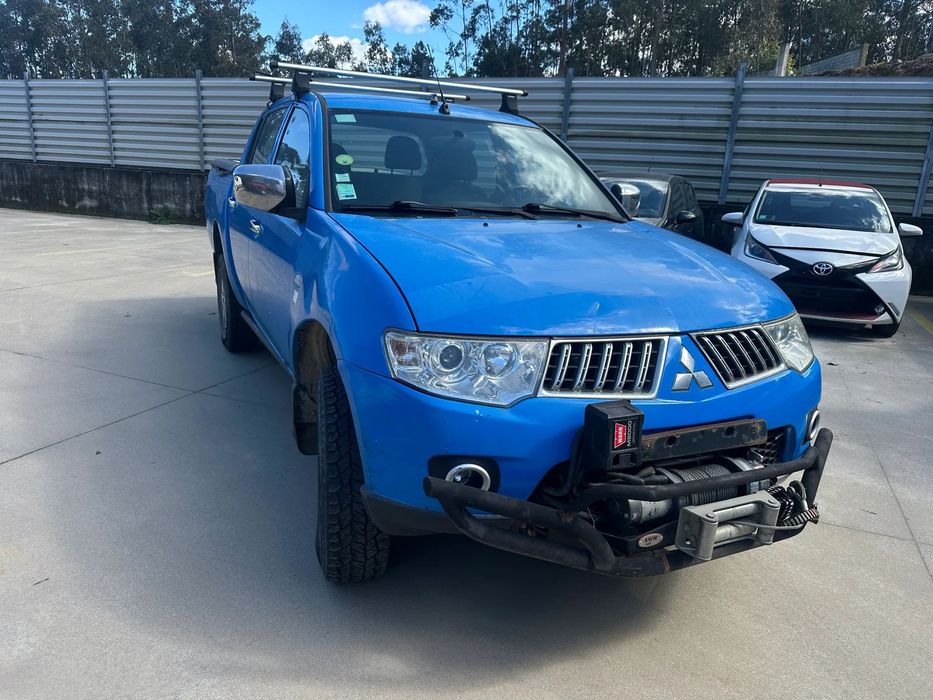 MITSUBISHI L200 2.5 DI-D 136 CV STRAKAR DE 2015 (CENTRO DE ABATE)