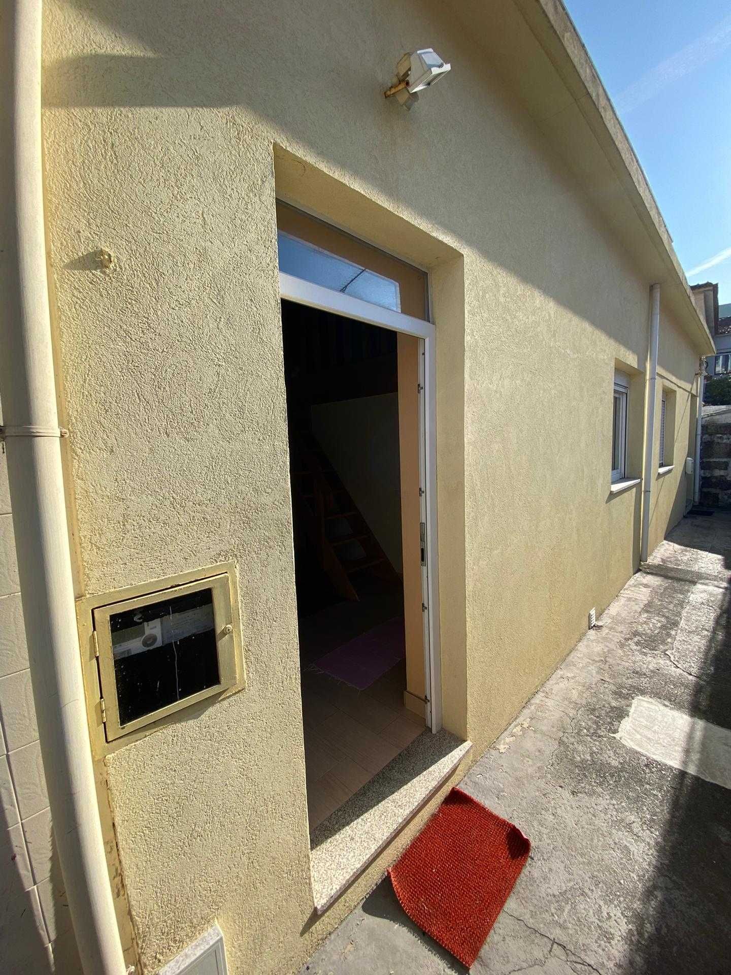 Moradia T4 C Mob C Terraço Prox Igreja da Areosa