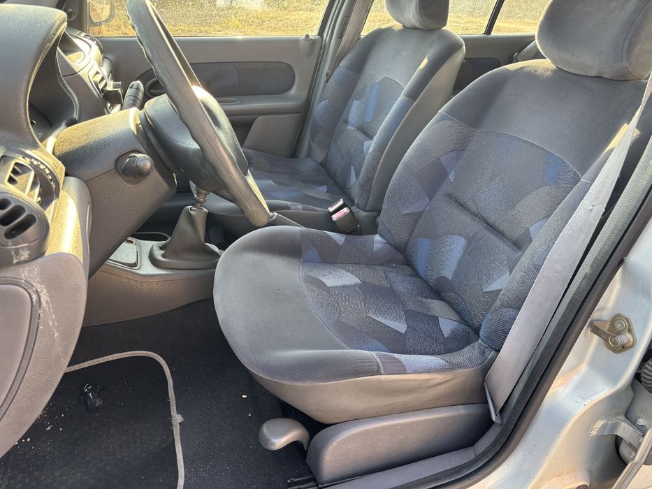 RENAULT CLIO 1.2 gasolina 183 mil kms