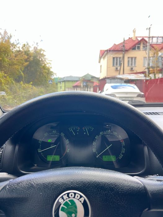 Продам шкоду октавію тур