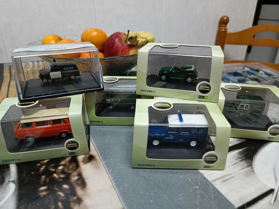 28 miniaturas Oxford Commercials, Railway e Lotus 1/76