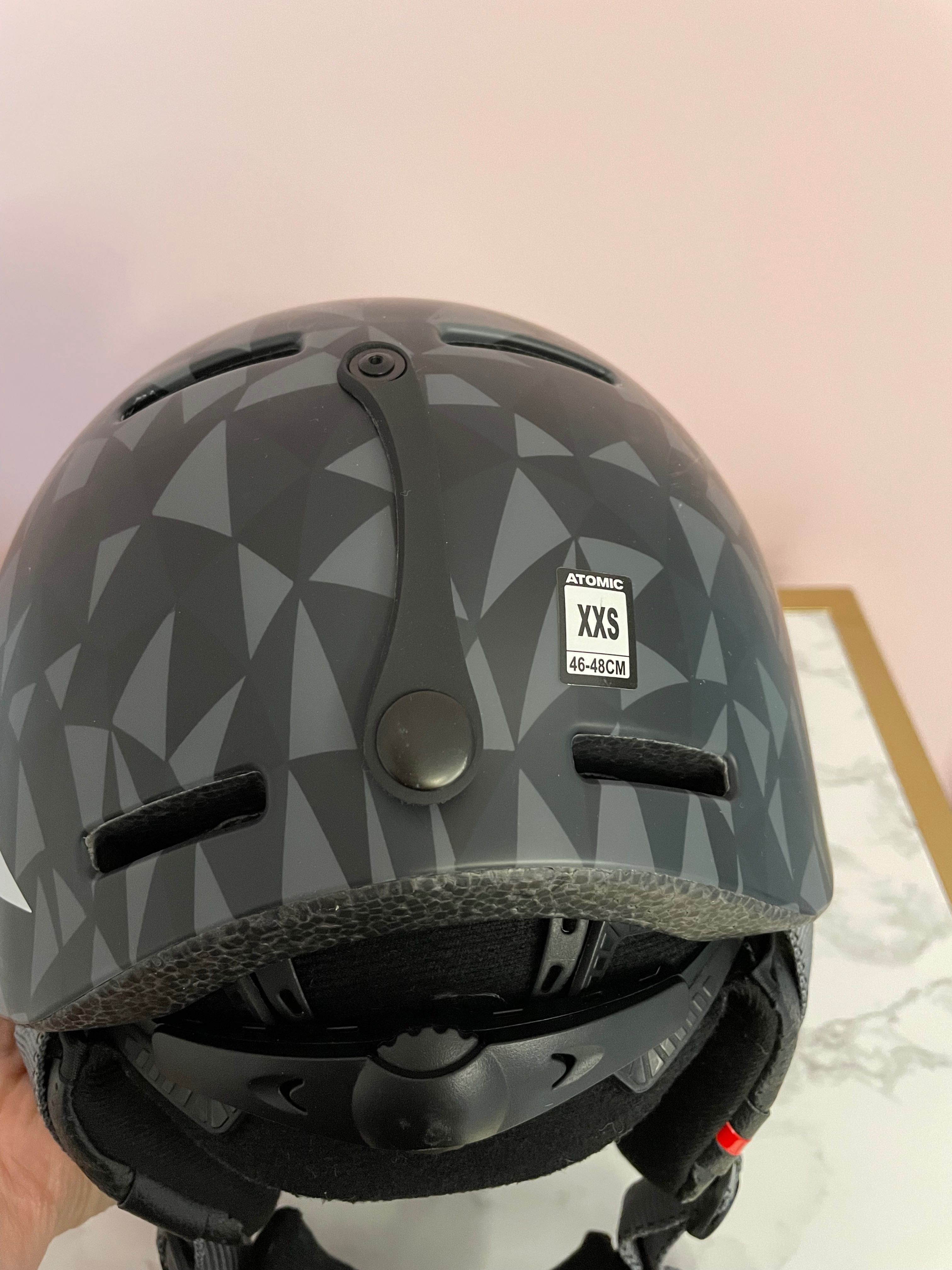 Kask narciarski dziecięcy ATOMIC