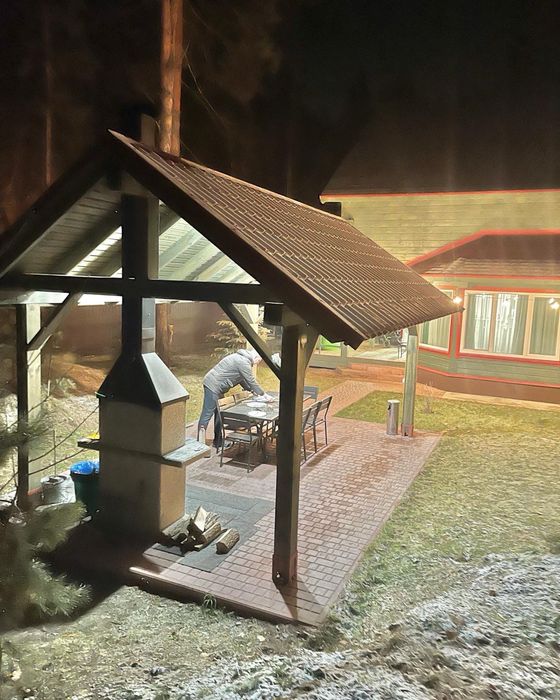 Greenhouse-автономний, в лісі, річка, на 8-10 осіб