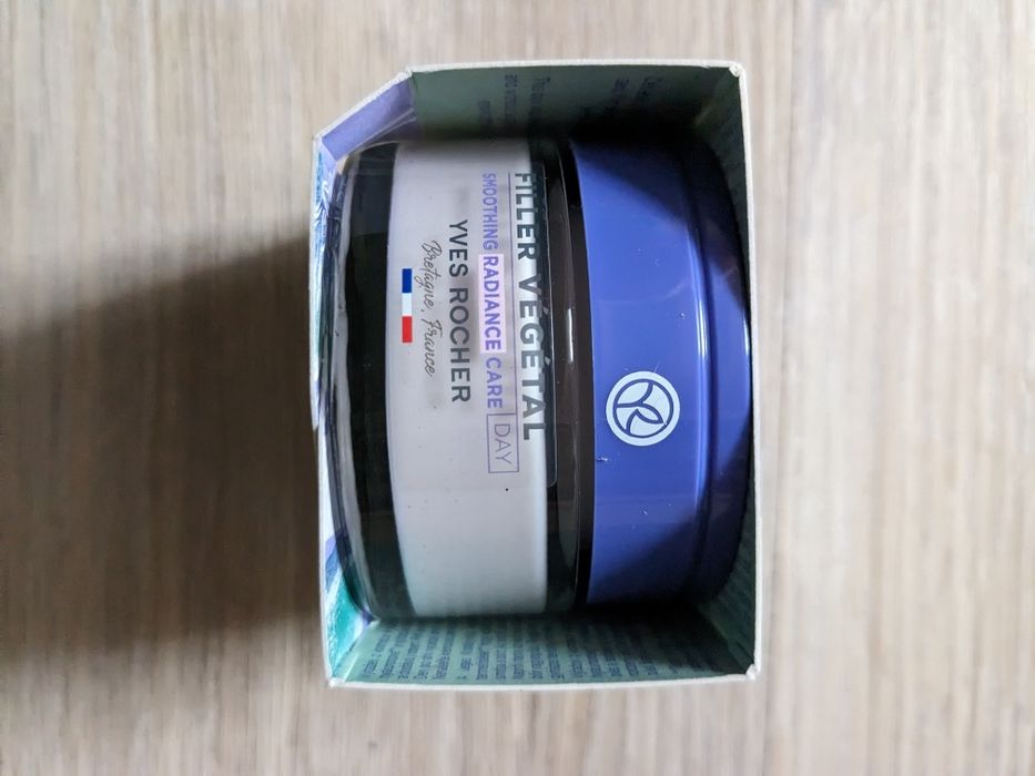 Krem wygładzający na dzień dodający blasku Yves Rocher