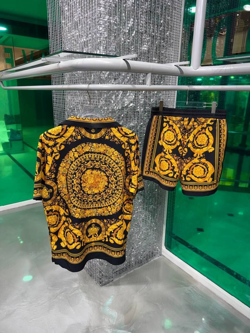 Чоловічий літній костюм шорти сорочка Versace