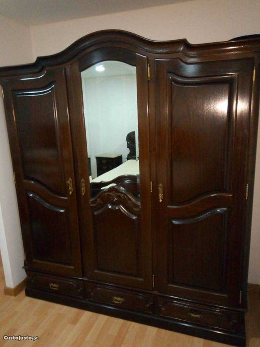 Mobilia quarto casal mogno