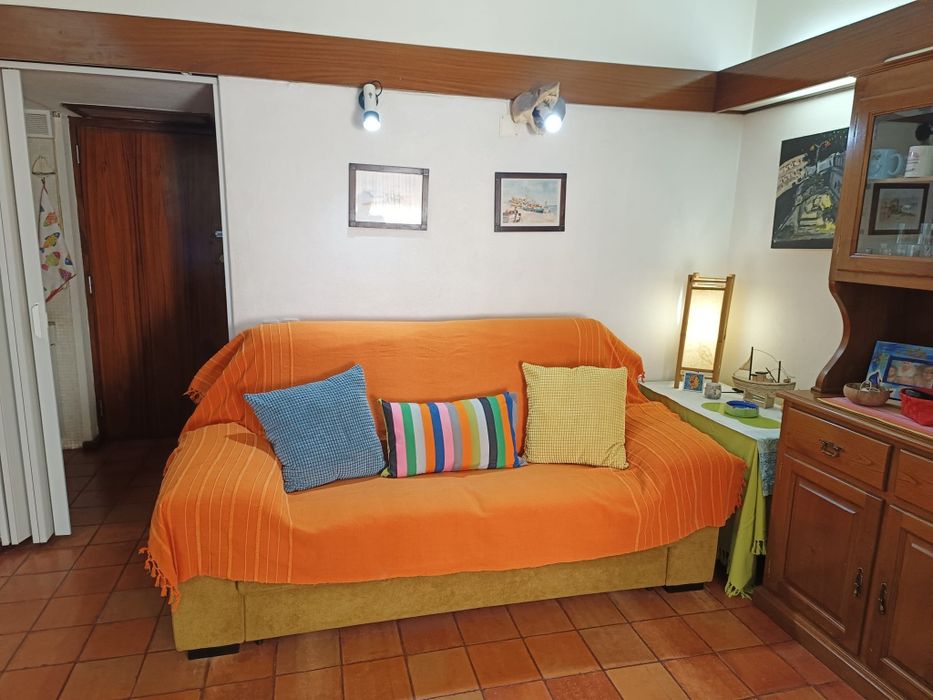 Vendo T0  Sesimbra,  Califórnia 
Predio do tribunal de sesimbra
Segura