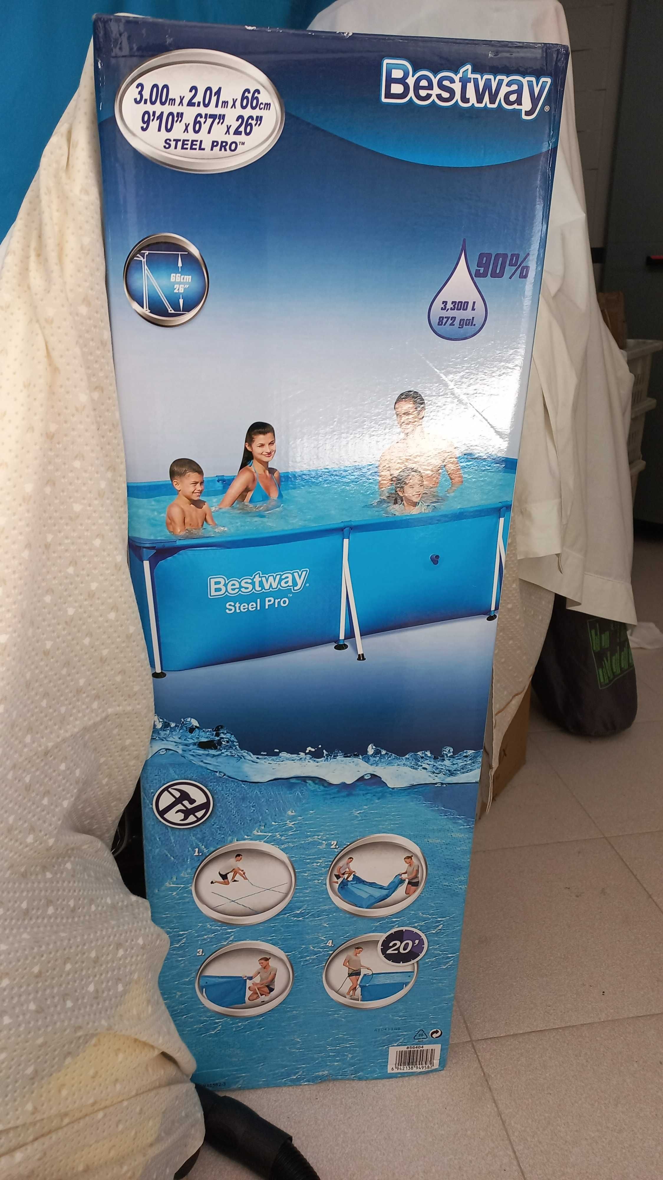 Piscina Bestway Steel Pro com bomba de água