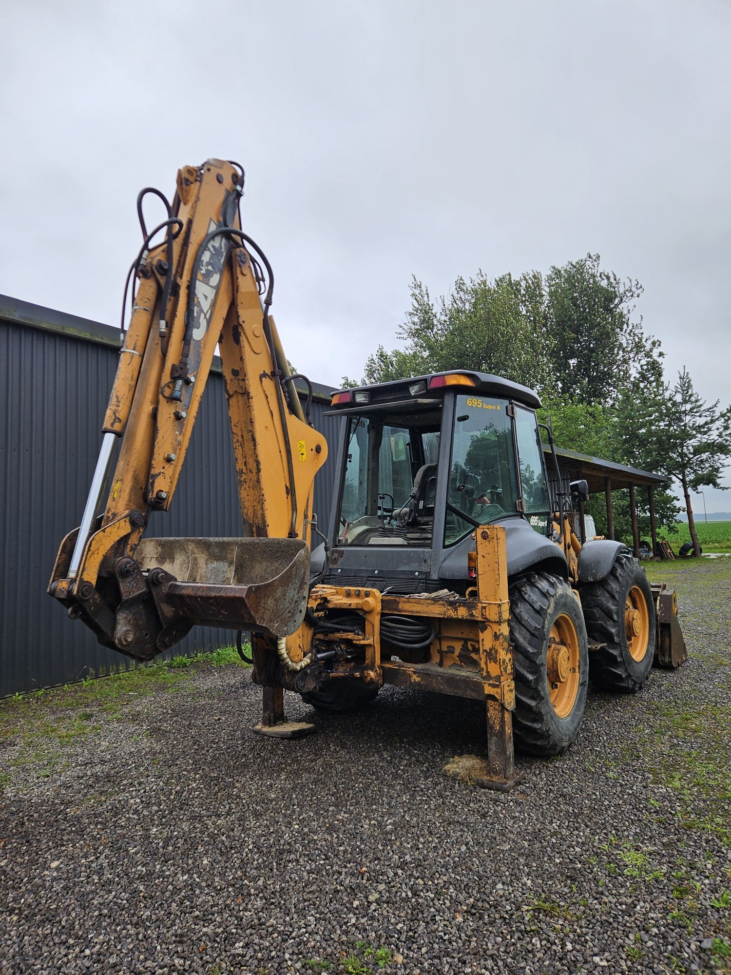Case 695 super R