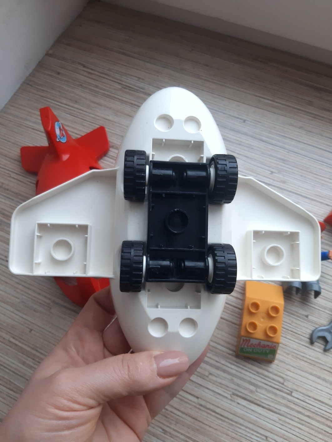 Літак LEGO DUPLO з пілотом
