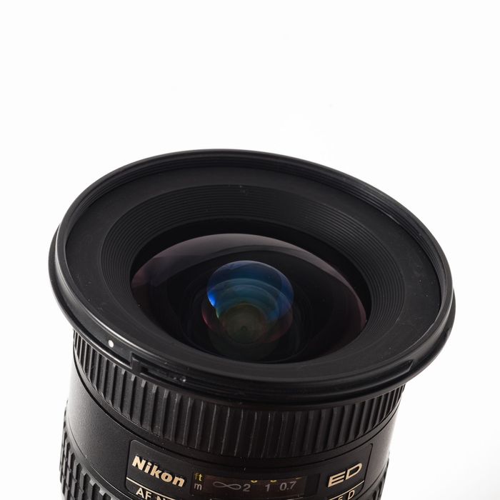 Об'єктив Nikon AF Nikkor 18-35mm f/3.5-4.5D ED