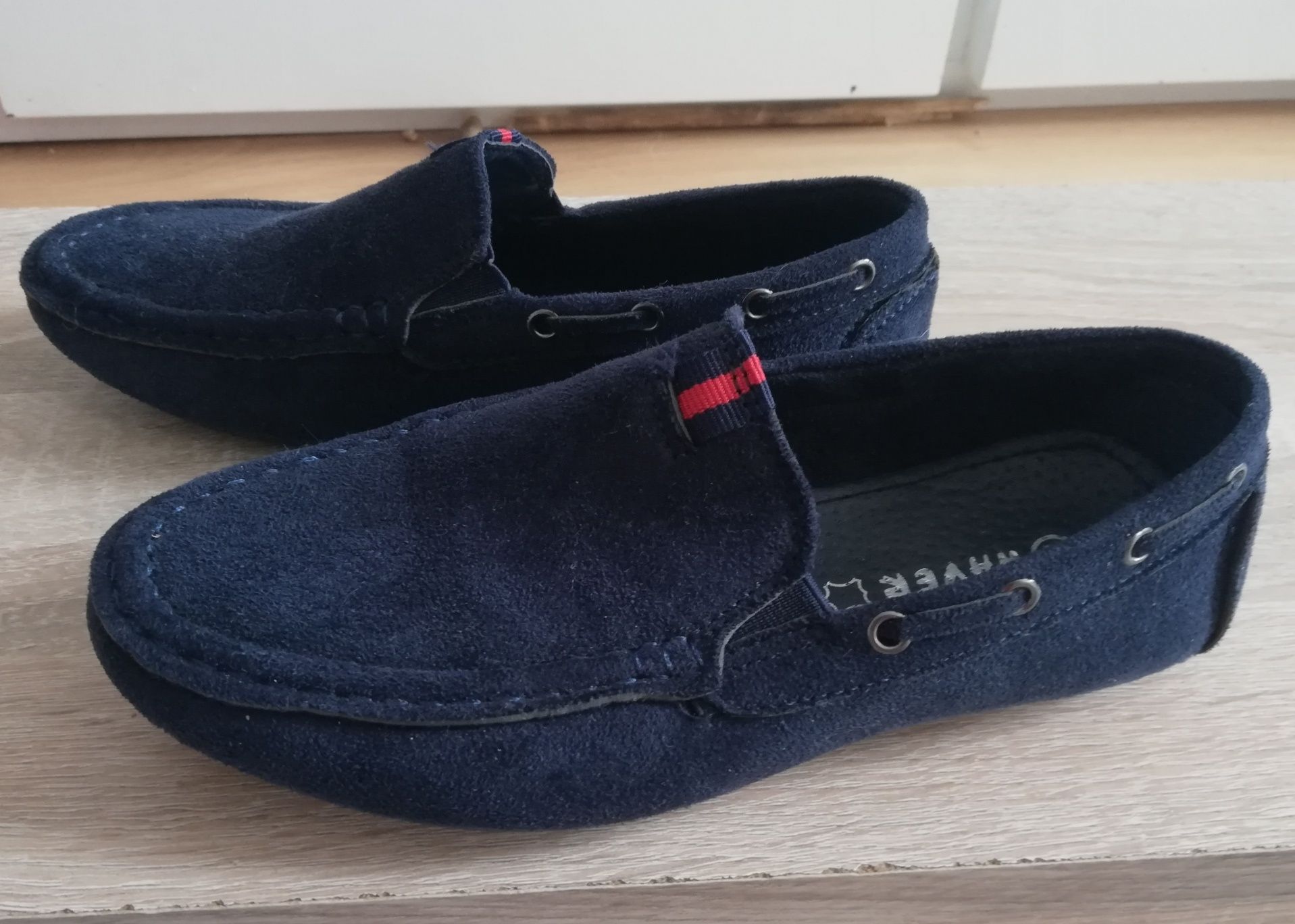 Buty  zamszowe dla chłopca roz 34