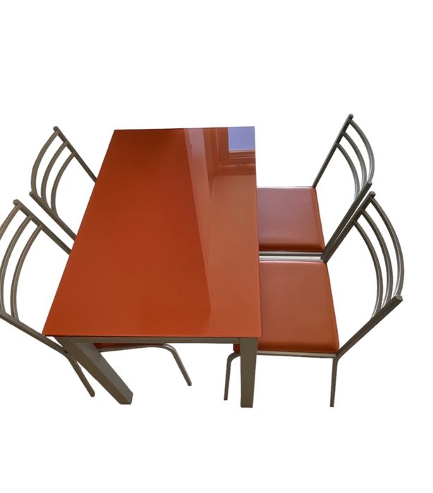 Mesa cozinha extensivel  com 4 cadeiras