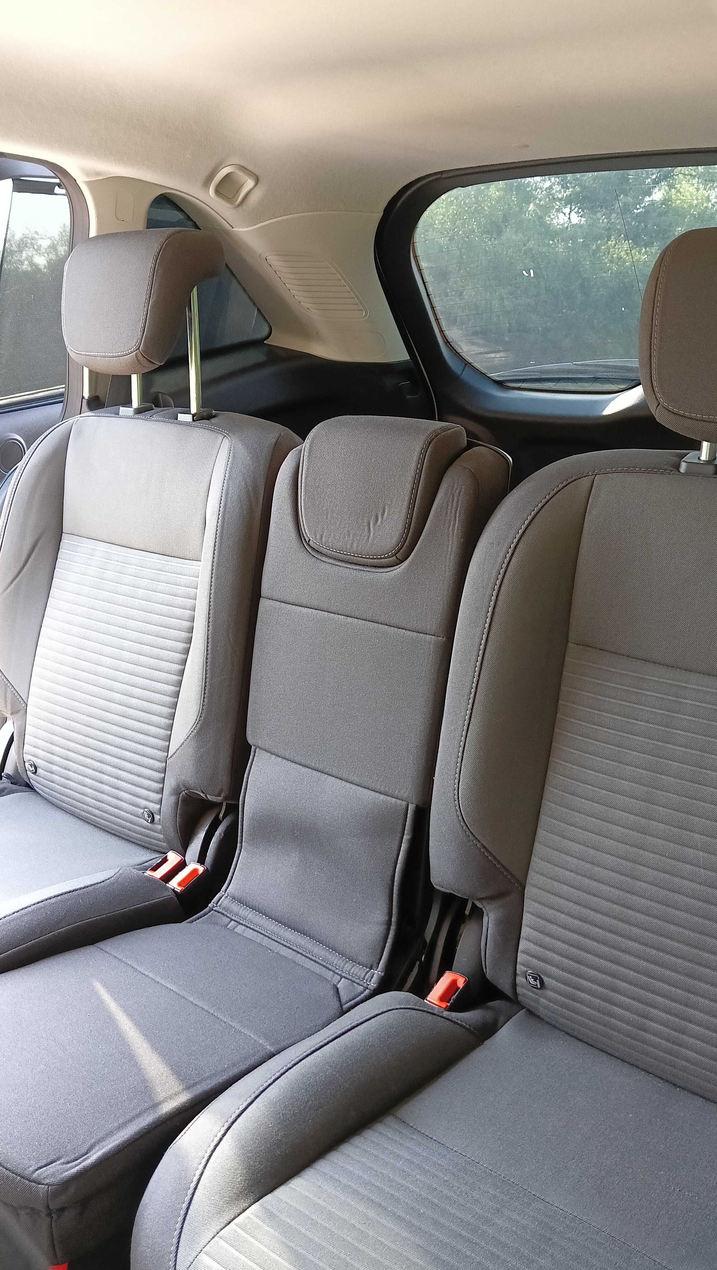 Автомобіль Ford Grand C-Max