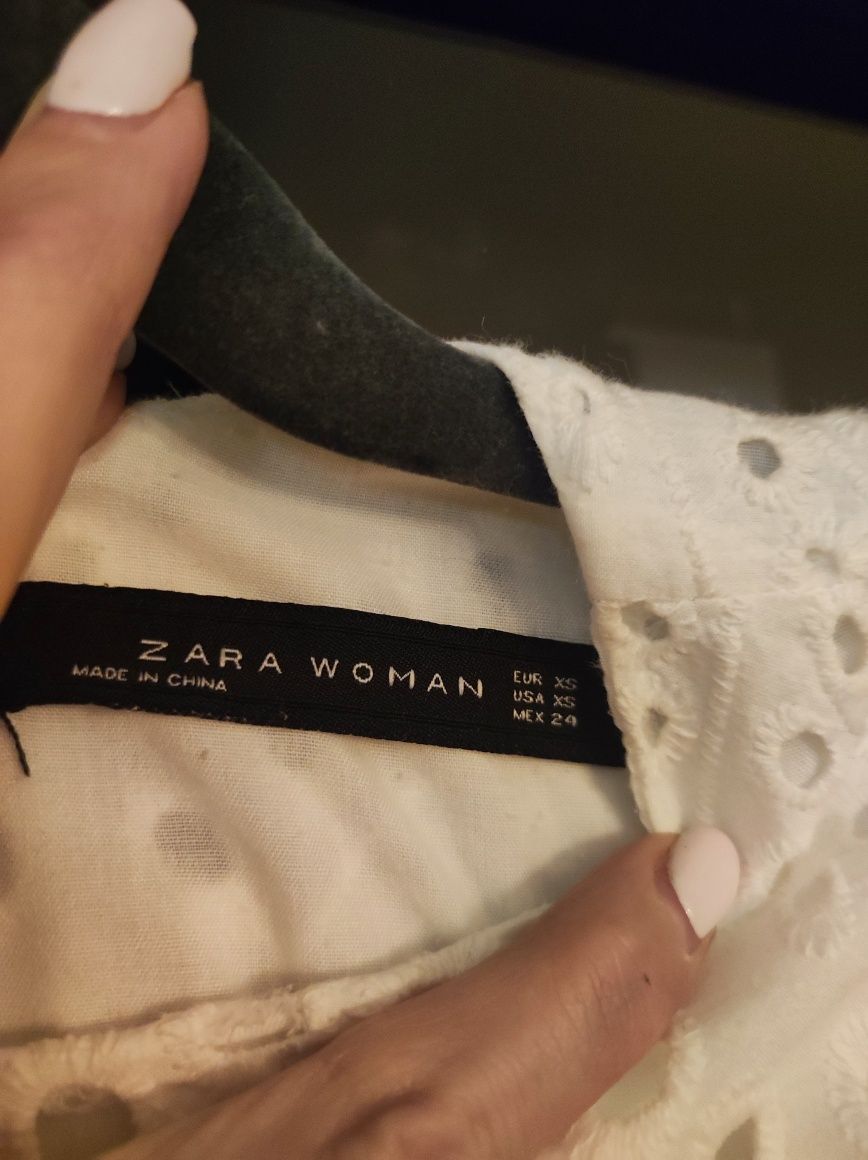 Biała letnia sukienka ażurowa z bawełny Zara rozm. XS