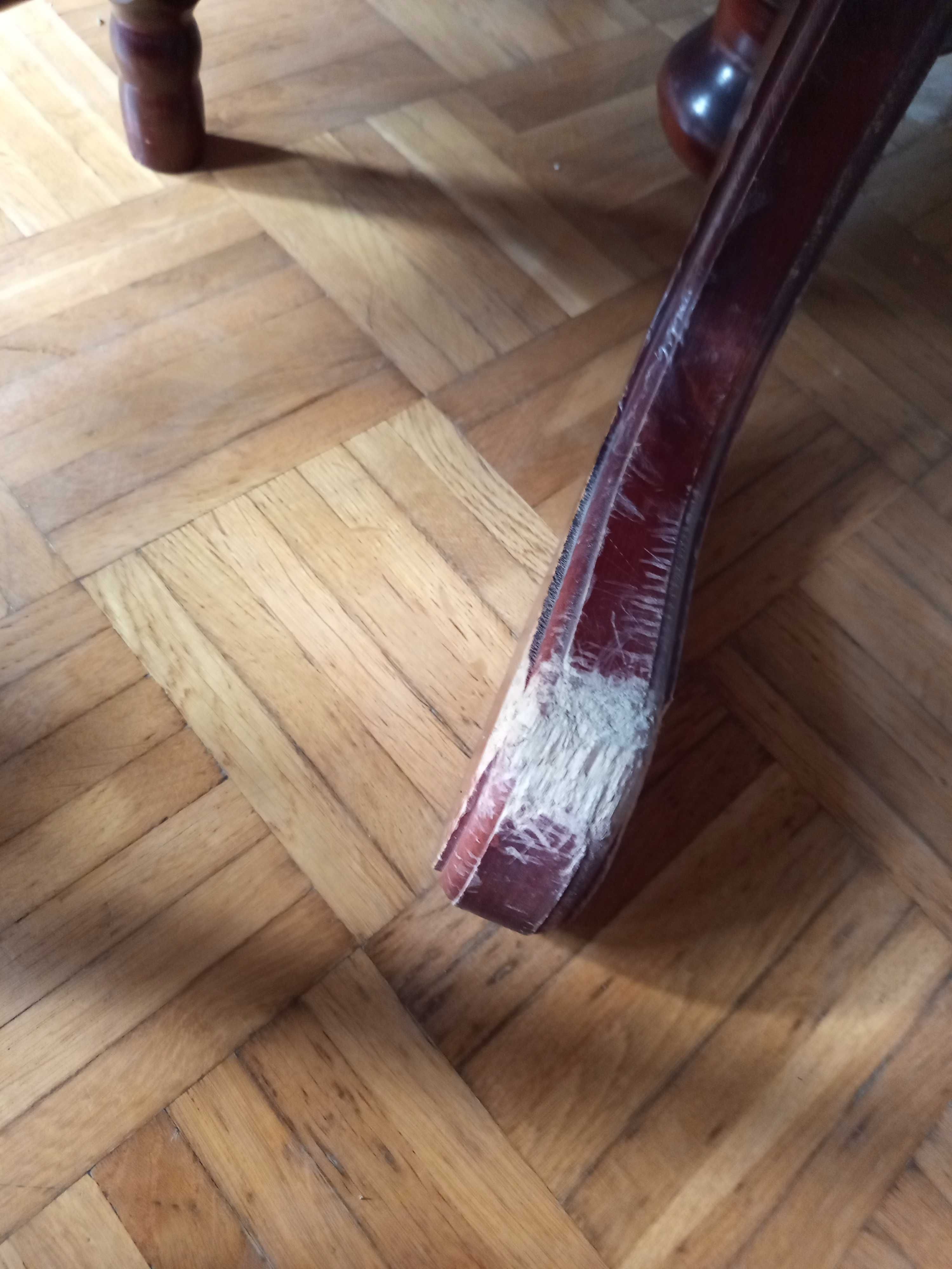 Duży stół i 12 krzeseł