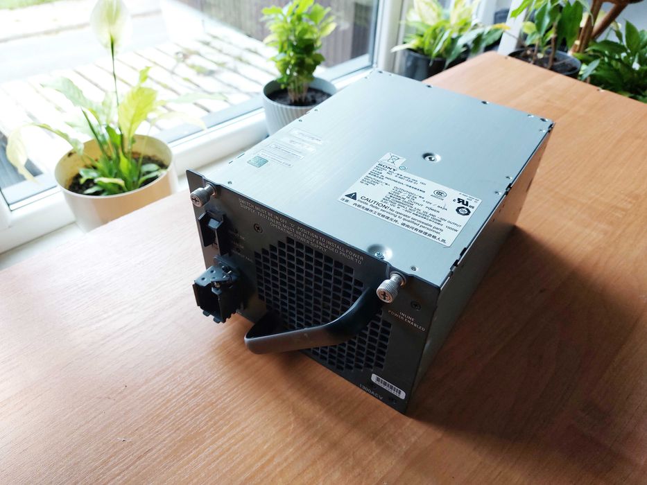 Zasilacz Cisco Sony APS-195 3,3 V / 12 V / 50 V / 1300 W (3)