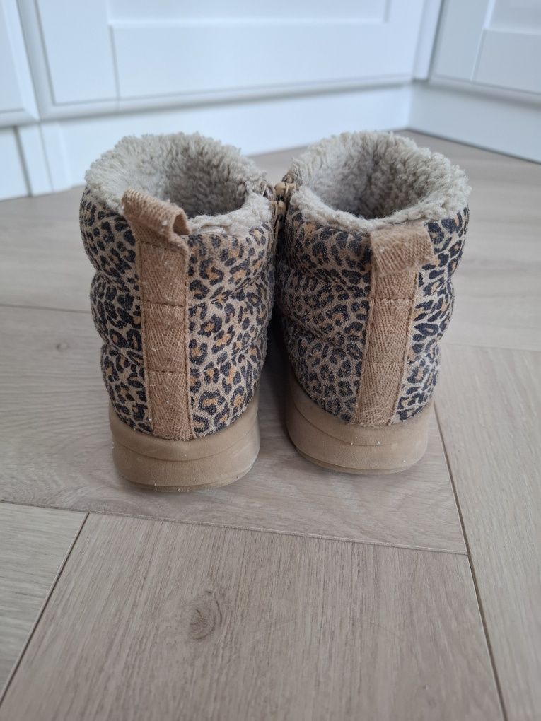 Zara skórzane buty kozaki emu ugg 26