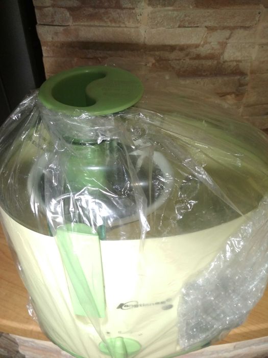 Соковыжималка, свежий сок, аксессуары для кухни. Новая!