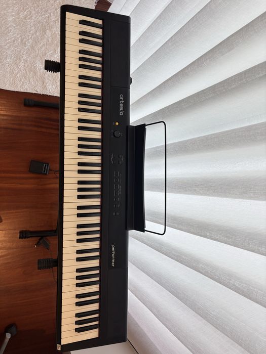 Teclado preto da Artesia