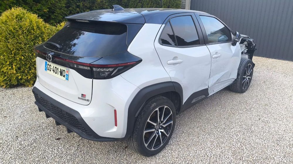 Toyota Yaris Cross Pali Jeździ G-R...