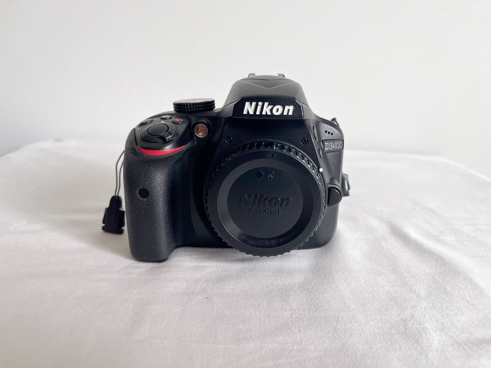 Câmera Nikon D3400 em excelente estado + 2 lentes + bateria extra