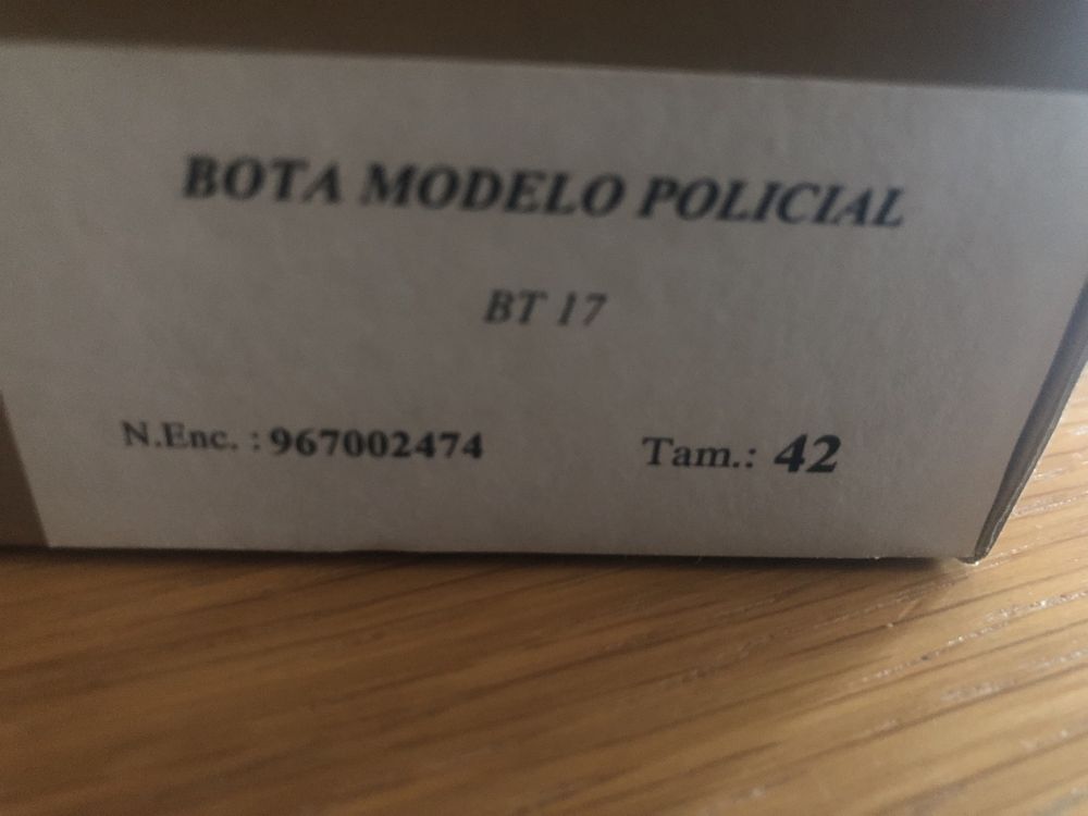 Botas plantaforma  policial 42