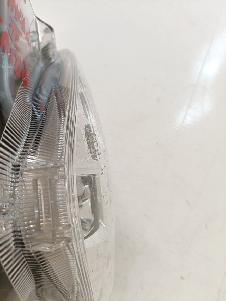 Toyota Prius IV Halogen LED prawy