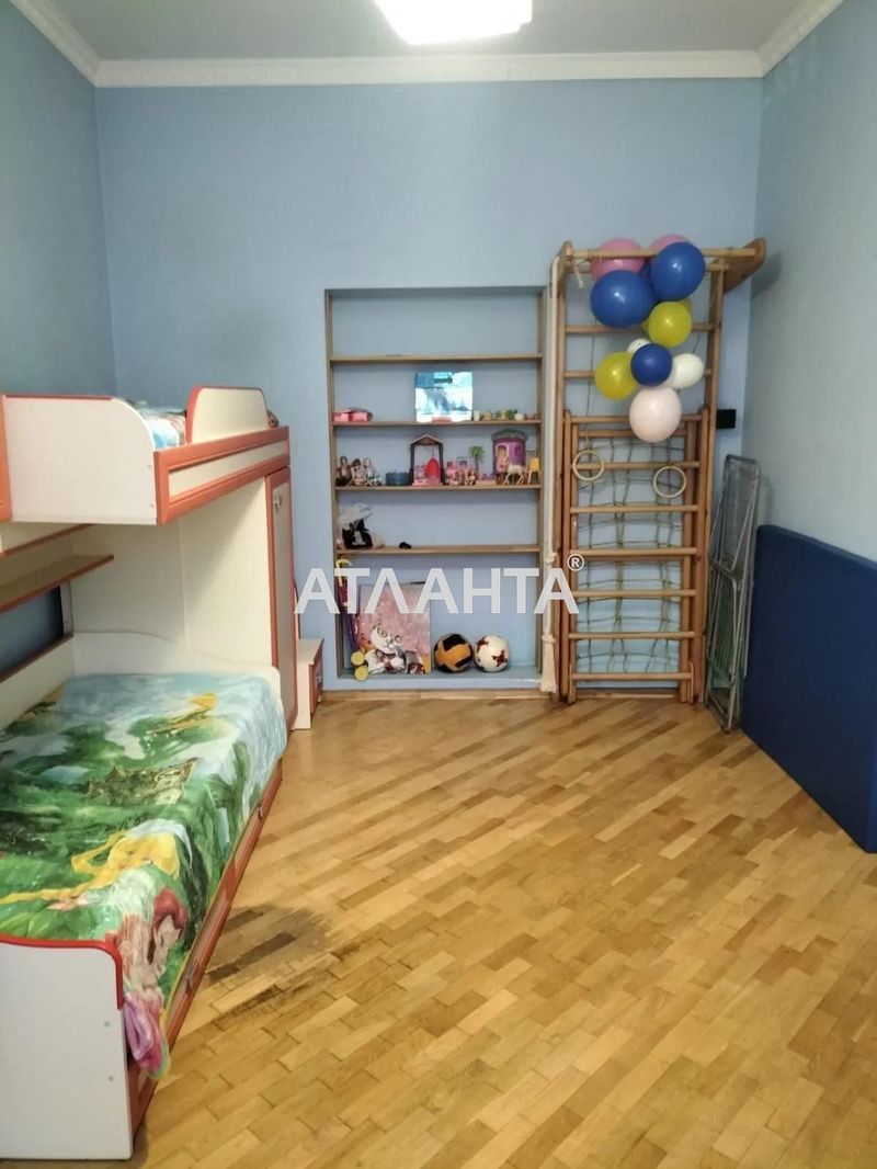 Продаж 3-кімнатної квартири в центрі Львова