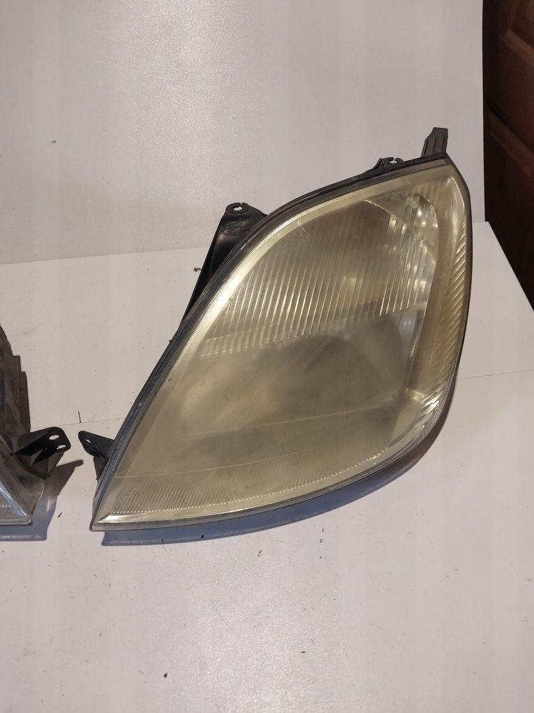 Ford fiesta mk 4 mk 5 mk4 mk5 V VI lampa przednia reflektor prawa lewa