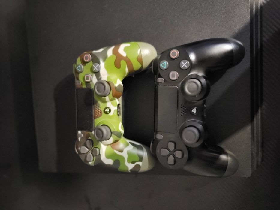 Ps4 Pro dwa pady i 9 gier