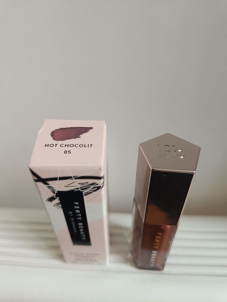 Fenty Beauty Gloss Bomb Hot Chocolit 05