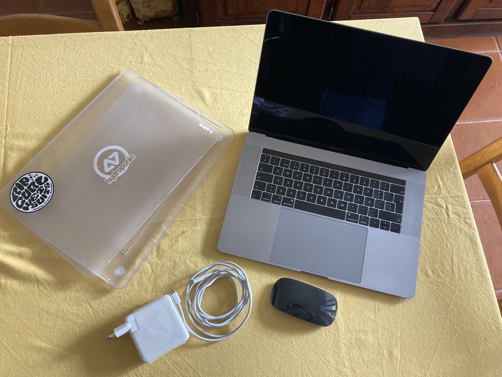 MacBook Pro 2019 APPLE Cinzento Sideral
