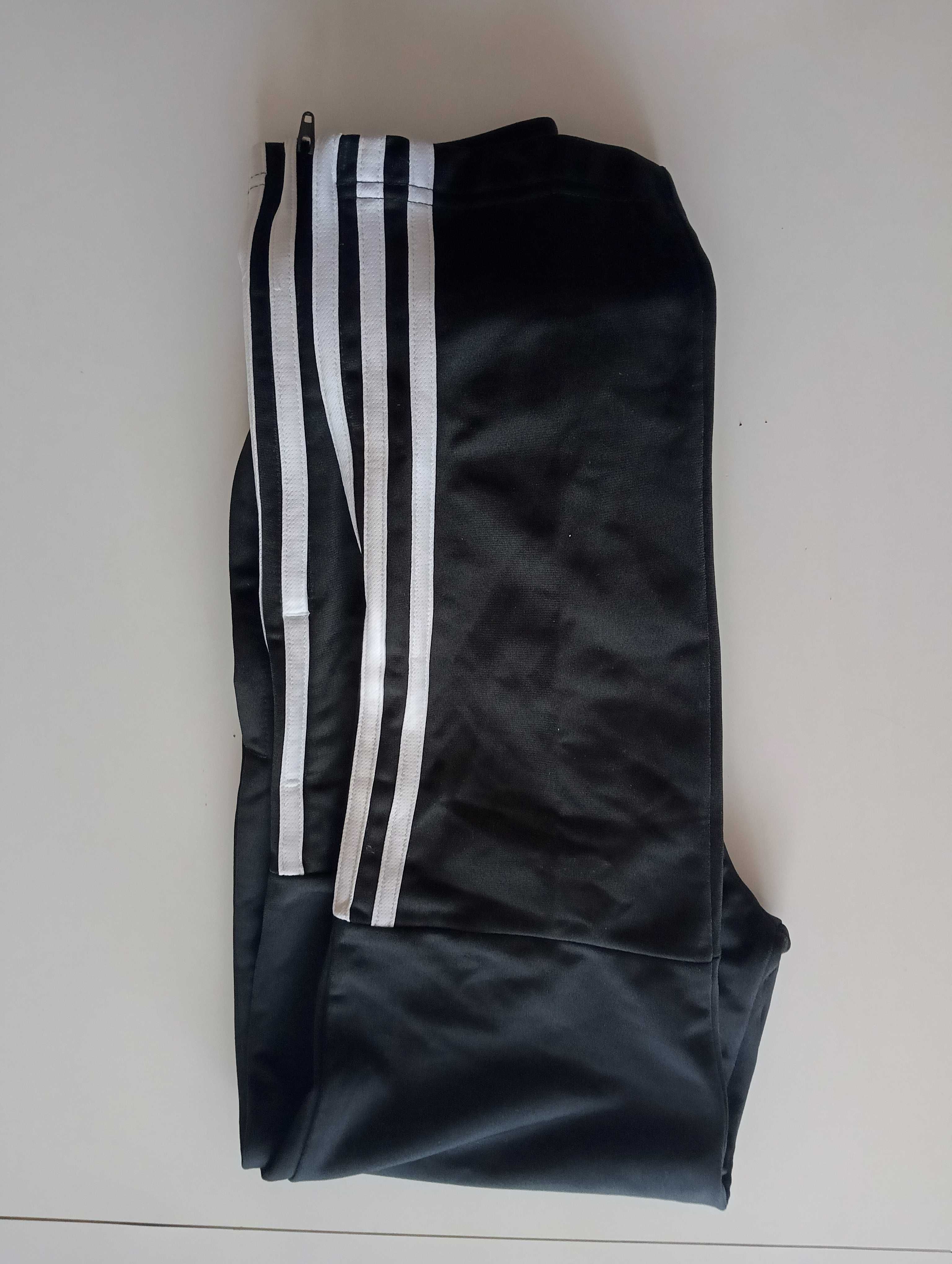 Dres Adidas dla chłopca