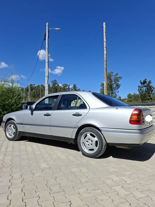 Mercedes-Benz C200
