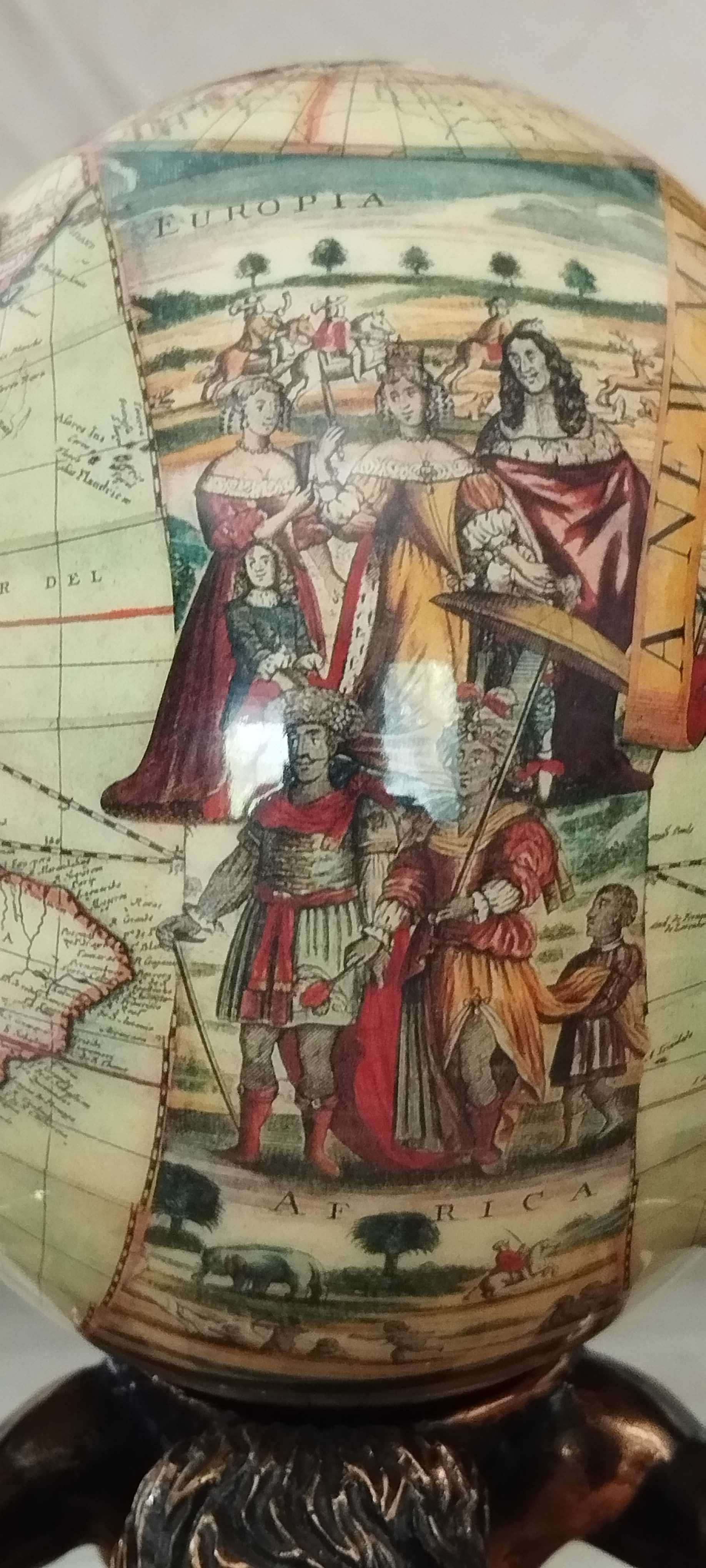 Zeus mapa świata-strusie jajo