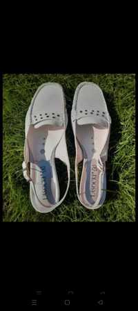 Białe buty sandałki na lato wiosnę Lasocki ze skóry 39 na obcasie
