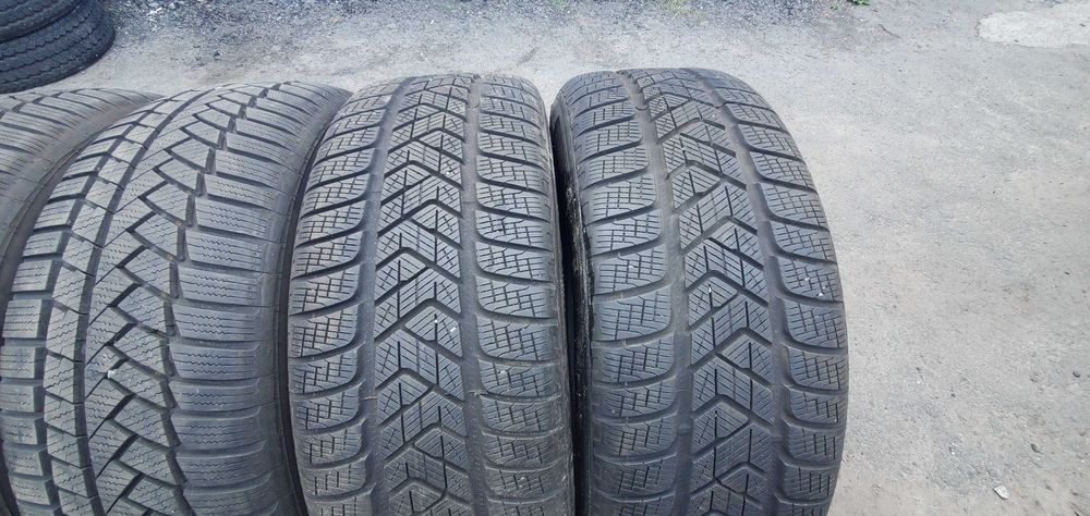 Зимові шини 235 60 R18 Continental TS850P, Pirelli Scorpion Winter