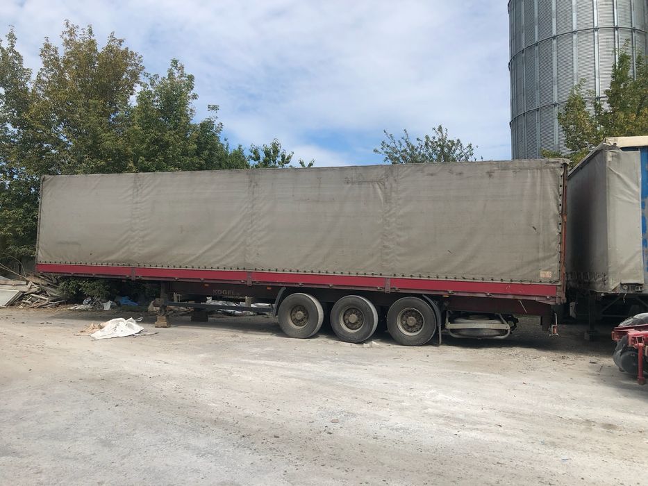 Напівпичіп Kogel бортовий тентований