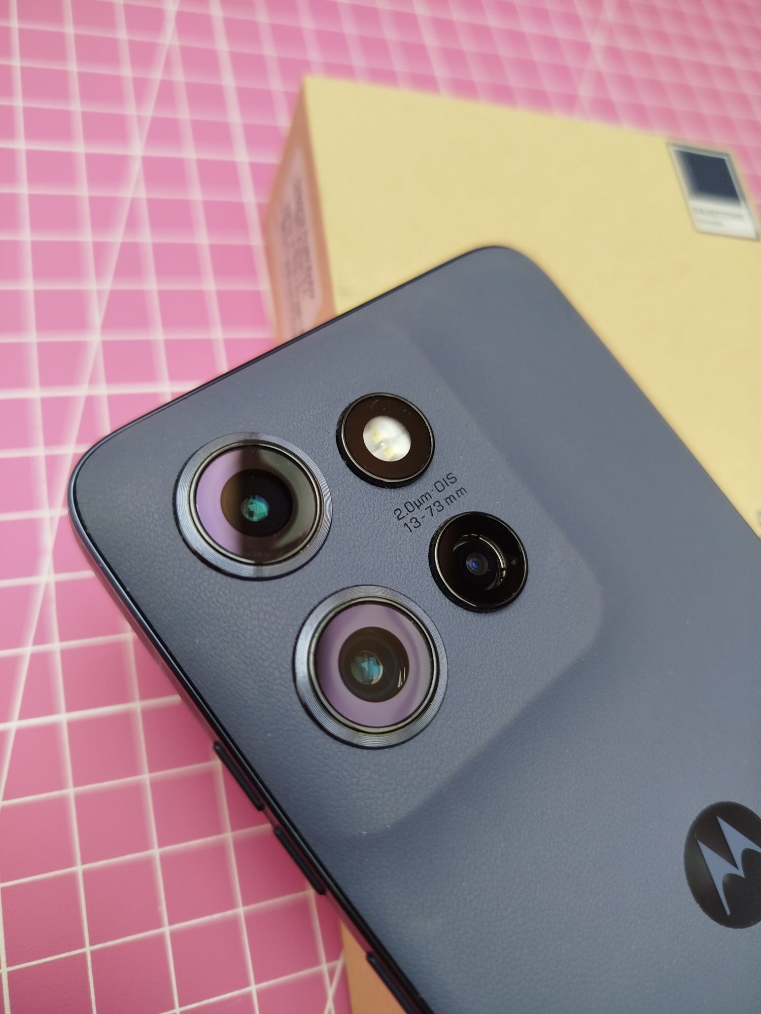 Motorola edge 50 neo + słuchawki Moto buds